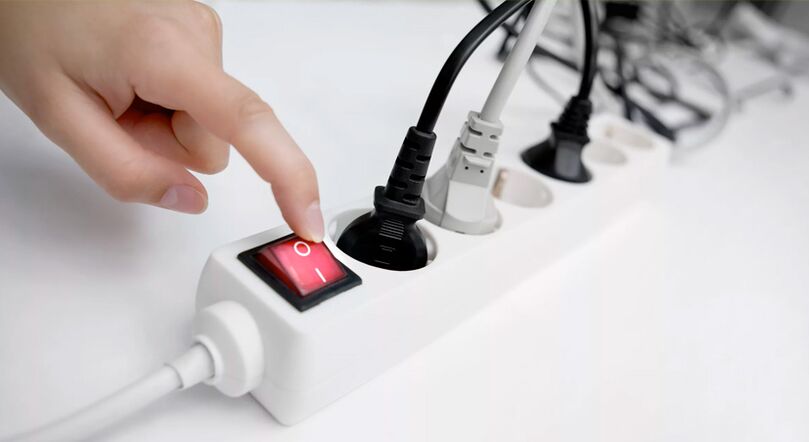 Изключване на захранването на удължителния кабел